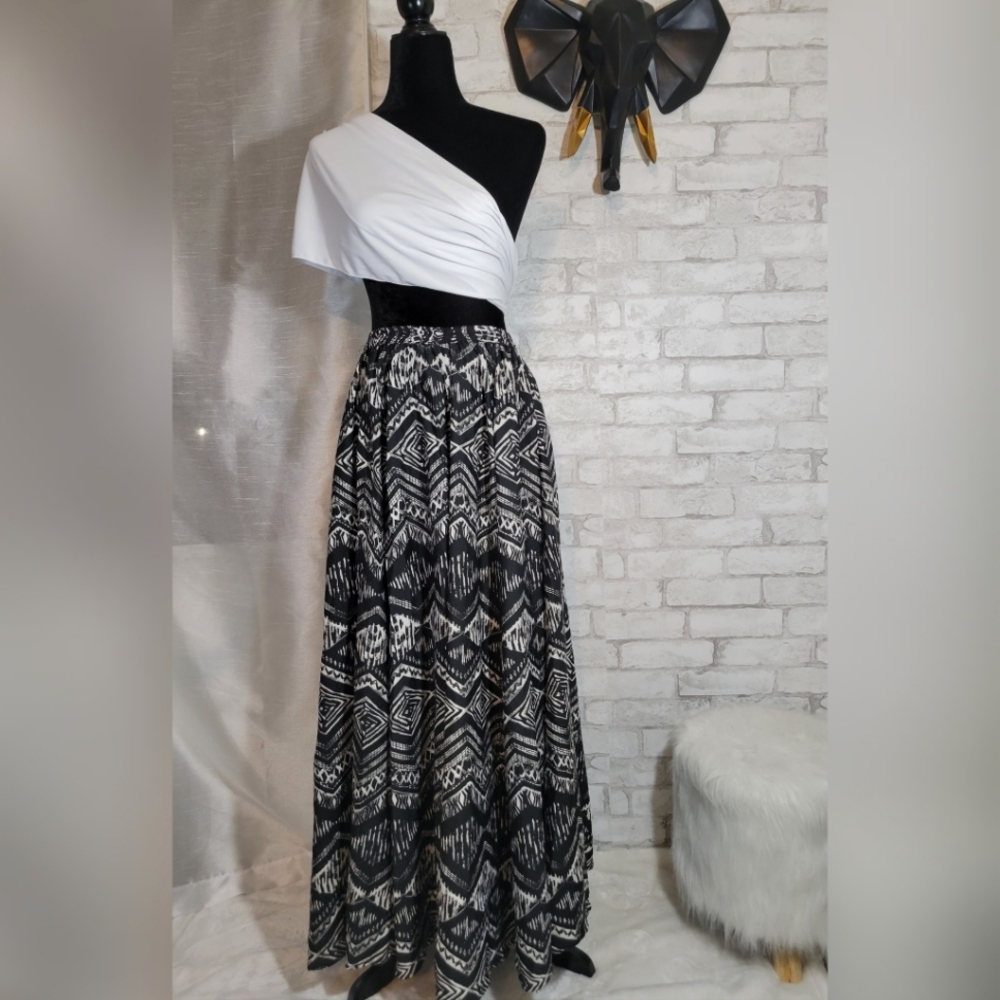 Maxi Skirt Size M